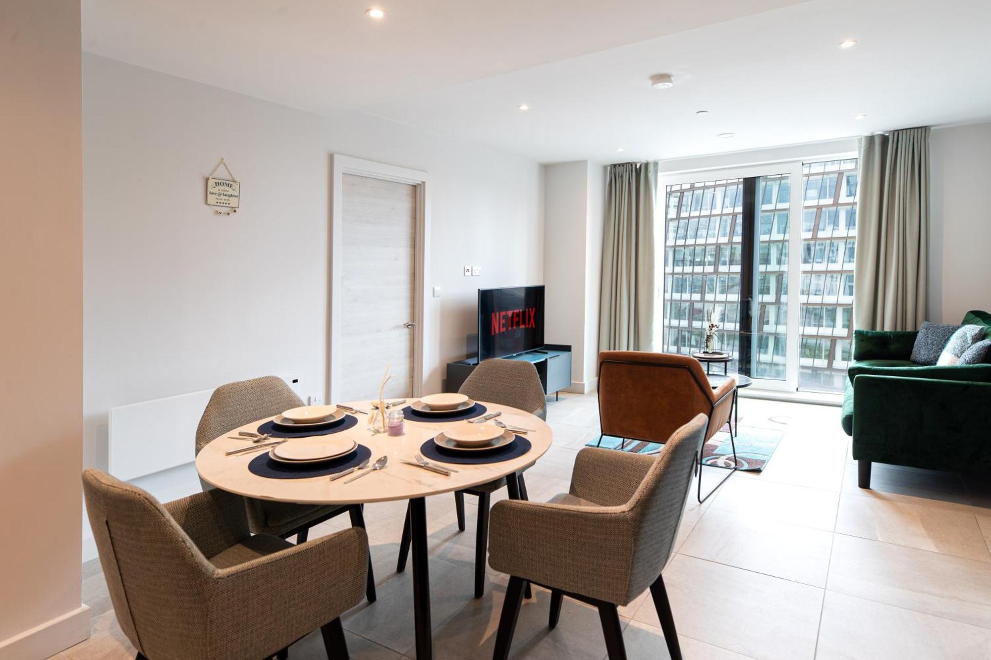 Modern 2 Bedroom City Centre Apartment W Balcony Manchester Exterior photo